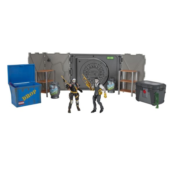 DeluxeDiorama-TheVault-FNT0847-Action-02OP-lpr