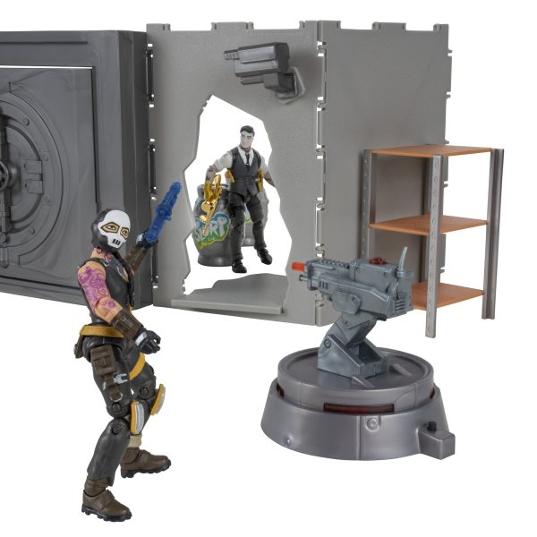 DeluxeDiorama-TheVault-FNT0847-Detail1OP-lpr