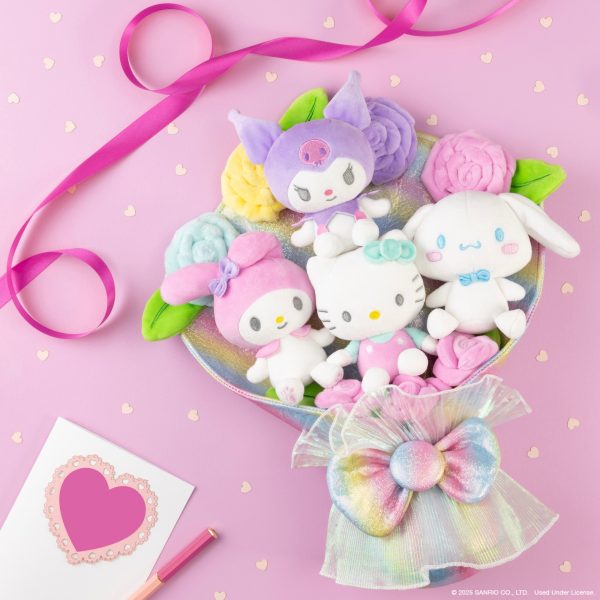 Tongal_Jazwares_HelloKitty14PlushBouquetDTC_Image_1x1_FINAL_3__lpr